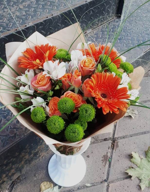 Букет цветов из: Герберы, Хризантемы, Альстромерии и Розы в Краснобродском