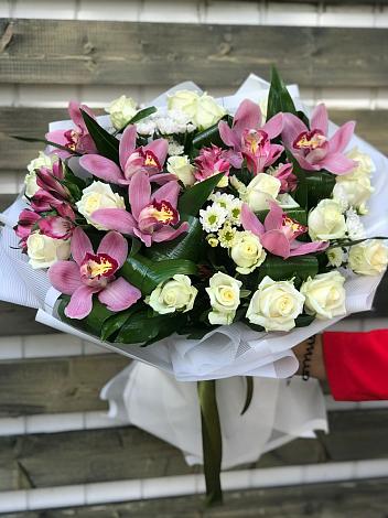 Букет цветов из: Розы и Хризантемы в Краснобродском