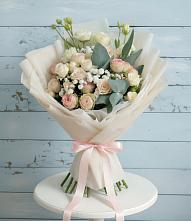 Букет цветов из:  Розы и Лизиантусы в Краснобродском