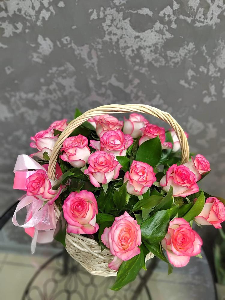 Цветочная композиция из Розы в корзине в Краснобродском