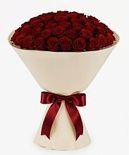 Букет 101 Бордовая роза Блэк Бакарра в Краснобродском
