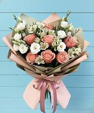 Букет цветов из:  Розы, Альстромерии и Лизиантусы в Краснобродском