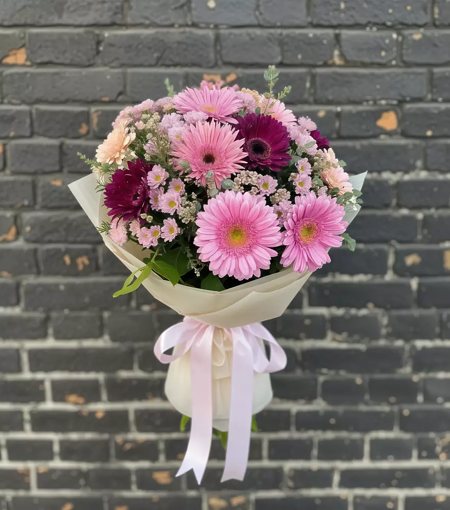 Букет цветов из: Герберы и Хризантемы в Краснобродском