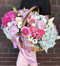 Цветочная композиция из Розы, Хризантемы, Пионы и Лизиантусы в корзине #REPLACE_PRED# Краснобродском