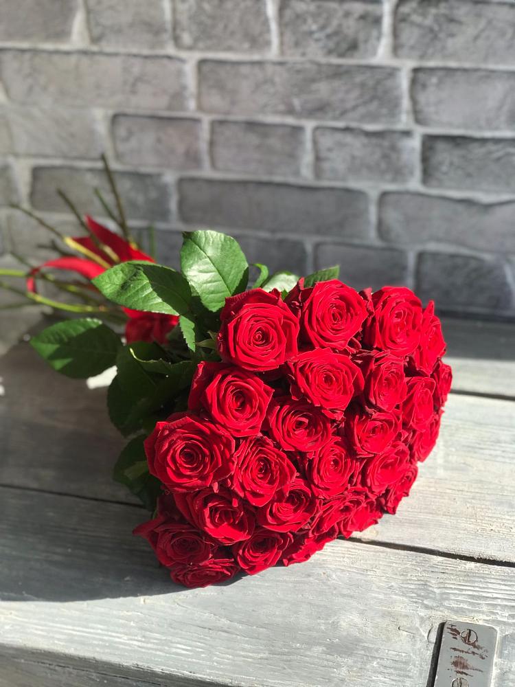 Букет Красные розы Фридом в Краснобродском