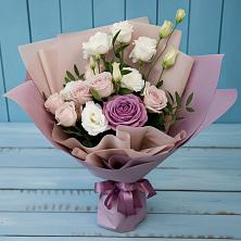Букет цветов из:  Розы и Лизиантусы в Краснобродском