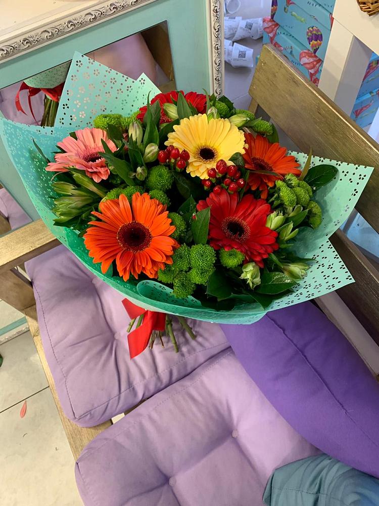 Букет цветов из: Герберы, Хризантемы и Альстромерии в Краснобродском