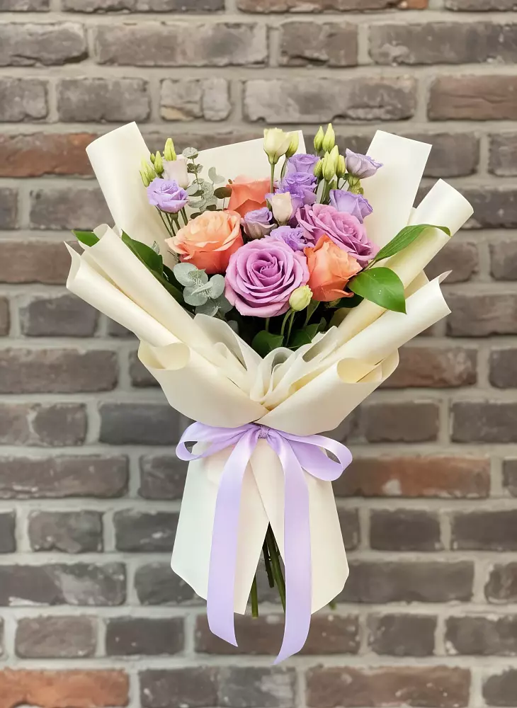 Букет цветов из: Лизиантусы и Розы в Краснобродском