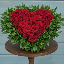 Цветочная композиция из Розы в виде сердца в Краснобродском