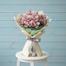Букет цветов из:  Орхидеи и Розы в Краснобродском