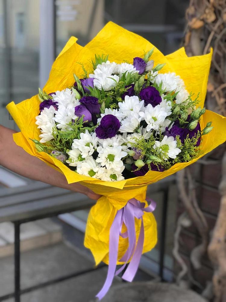 Букет цветов из: Ирисы, Хризантемы и Ромашки в Краснобродском