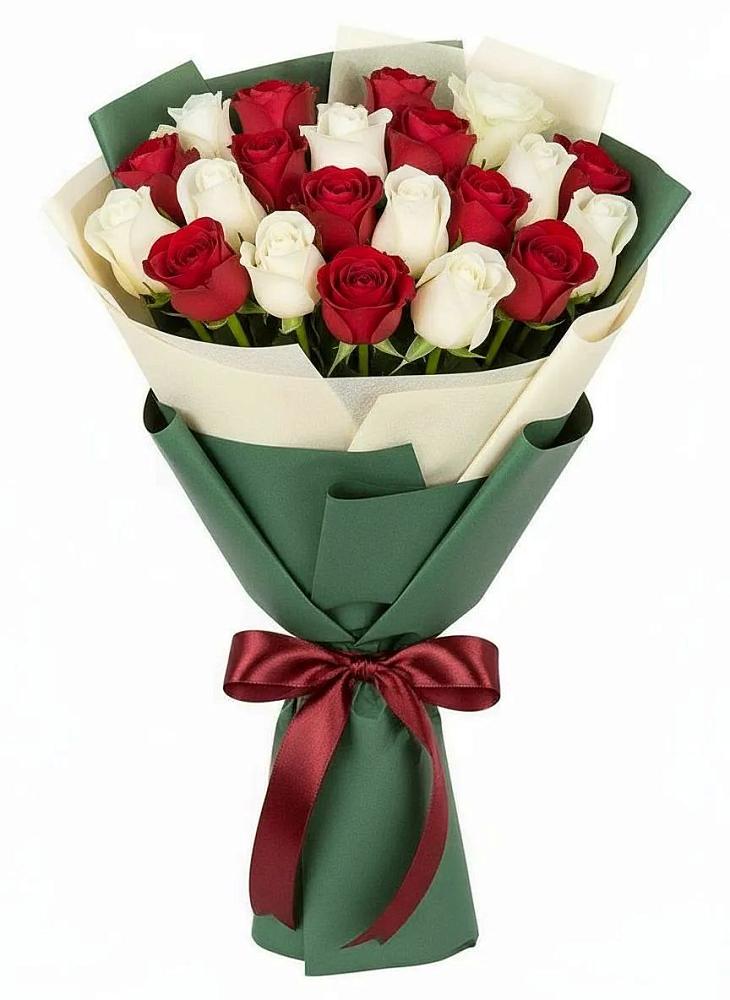 Букет Микс из красных и белых роз в Краснобродском