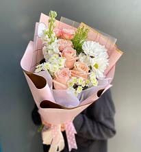 Букет цветов из:  Хризантемы и Розы в Краснобродском