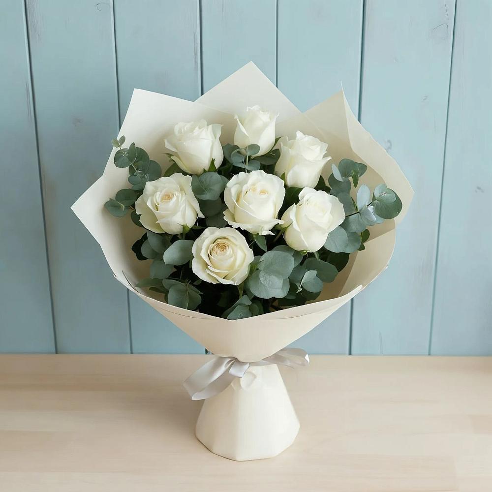 Букет Белые розы в Эвкалипте в Краснобродском