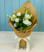 Букет цветов из:  Хризантемы и Лизиантусы в Краснобродском