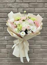 Букет цветов из:  Гвоздики, Розы, Лизиантусы и Хризантемы в Краснобродском