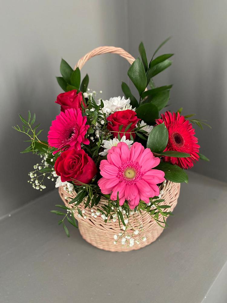 Цветочная композиция из Розы, Хризантемы и Герберы в корзине в Краснобродском